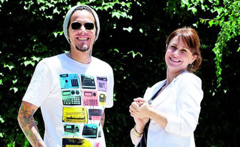 Sebastián Ortega, junto a la protagonista de Graduados. (Foto: Web)