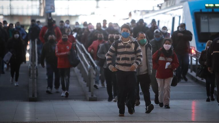 Según la UCA, solo un 2% está en desacuerdo con la cuarentena en el AMBA