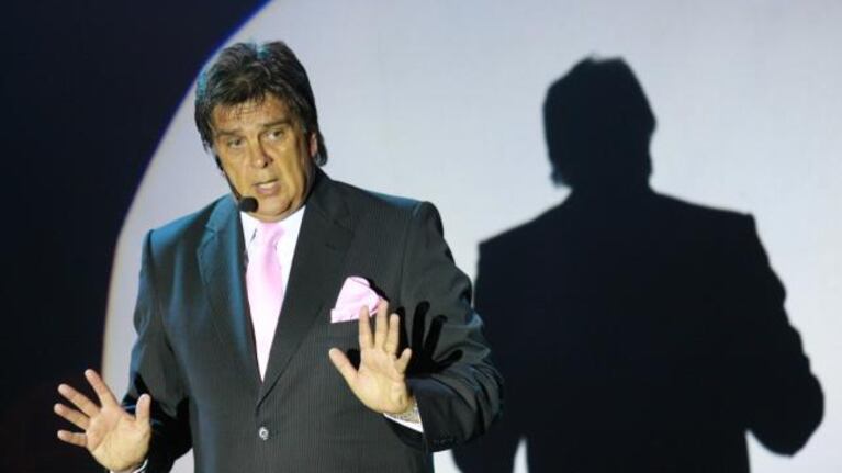 Según Luis Ventura, la lengua de Maradona sale miles de dólares