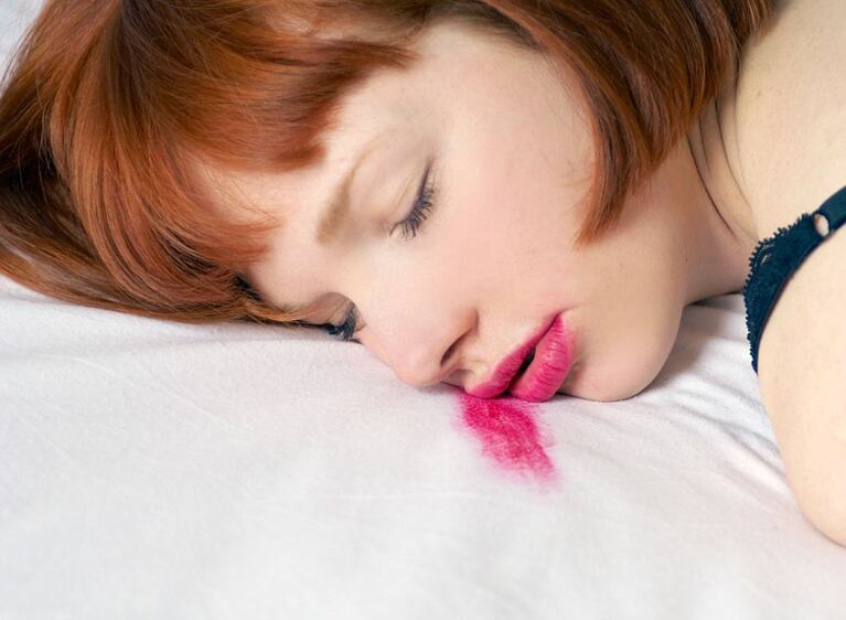 Seis razones para lavar tu rostro todas las noches   