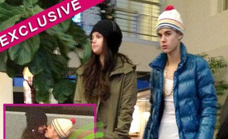 Selena Gomez y Justin Bieber, juntitos y mimosos. (Fotos: RadarOnline.com)