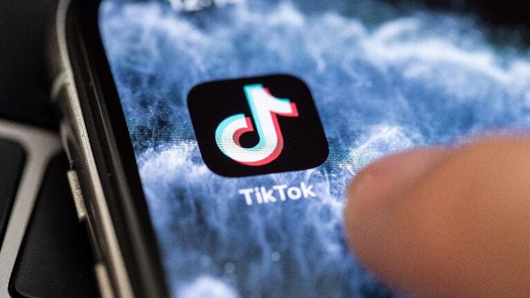 Senado de EEUU aprueba proyecto para prohibir TikTok en teléfonos del gobierno. Foto: EFE.