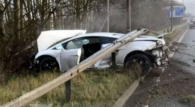 Sergio "Chiquito" Romero chocó con su auto en Inglaterra: impactantes imágenes del Lamborghini destrozado