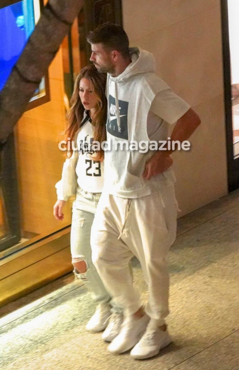 Shakira y Gerard Piqué, de compras navideñas a último momento en Miami: looks relajados ¡y bostezos!