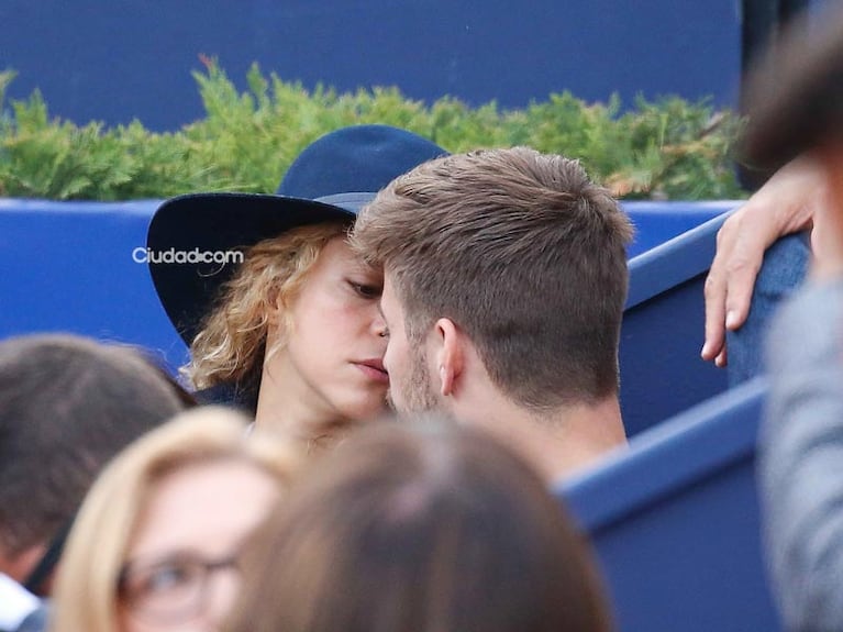 Shakira y Piqué, enamorados en el Barcelona Open. (Foto: Grosby Group)