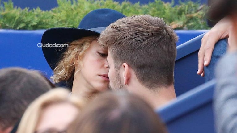 Shakira y Piqué, enamorados en el Barcelona Open. (Foto: Grosby Group)