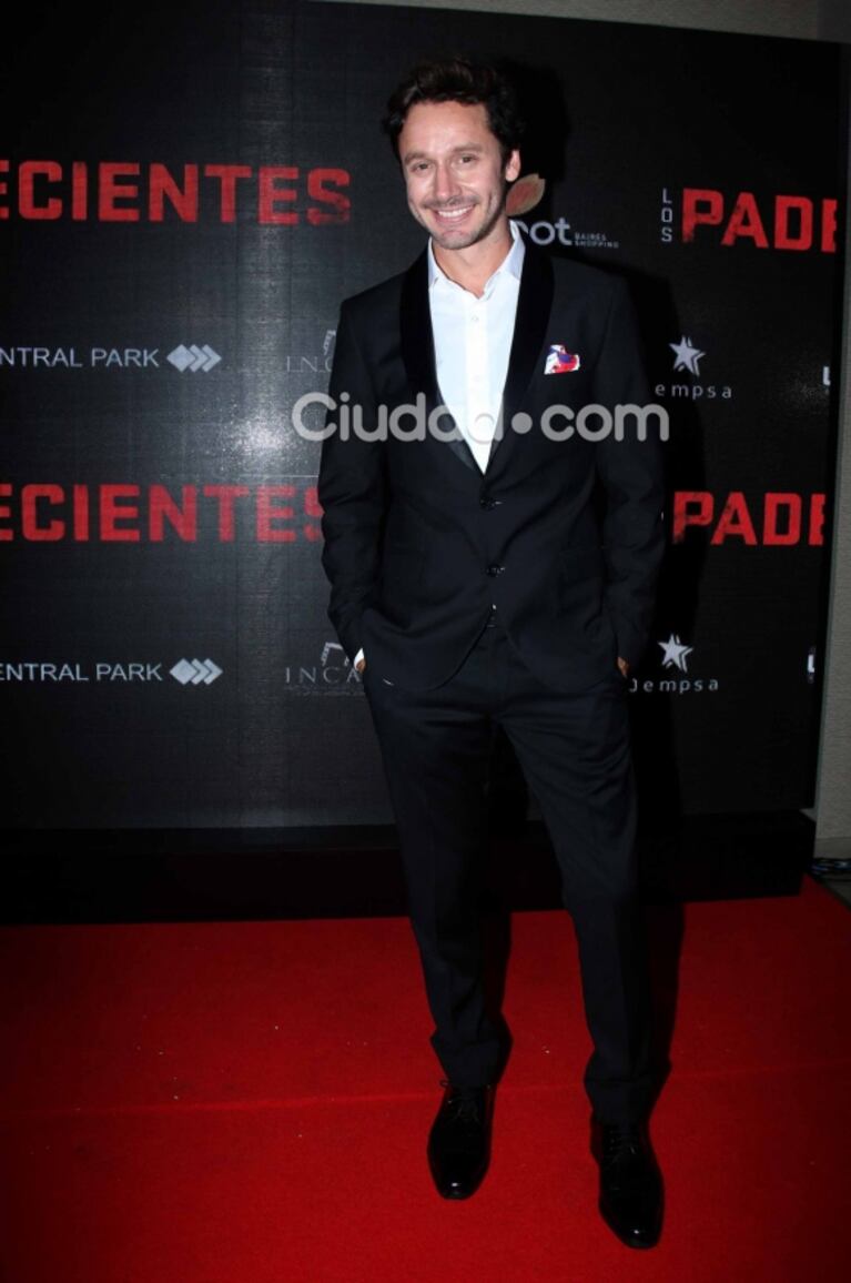 Show de famosos en el estreno de Los Padecientes: súper looks y parejitas en el cine