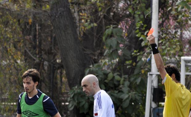 Sí, Emmanuel Horvilleur le sacaron la roja. (Foto: Jennifer Rubio).