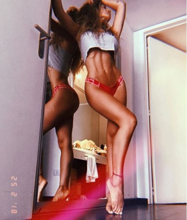 ¡Siempre sexy! La sensual foto mañanera de Jimena Barón: "Buen domingo, niñas"