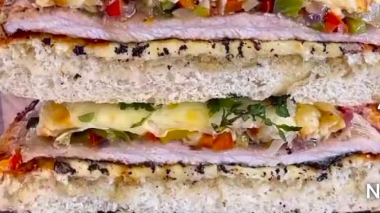 Siete verduras, dos quesos y un éxito: así se hace un matambre a la pizza inolvidable. Foto: Cucinare TV