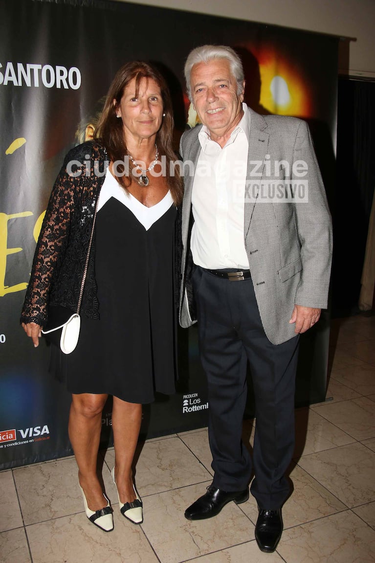 Silvestre y su pareja en el estreno de Vamo' los pibes (Foto: Movilpress)