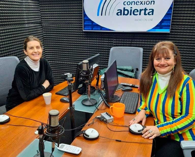 Silvia Kutika con Karim González (Foto: gentileza Conexión Abierta)