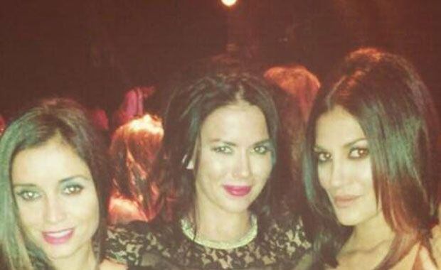 Silvina Escudero, muy sexy junto a Jelinek y Paz Cornú (Foto: Twitter). 
