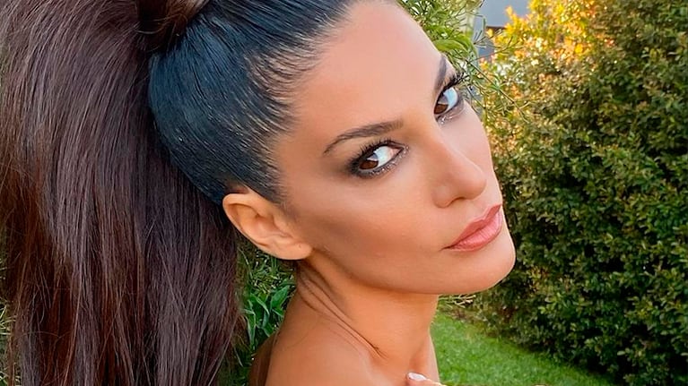 Silvina Escudero posteó fotos sin ropa posando al aire libre.