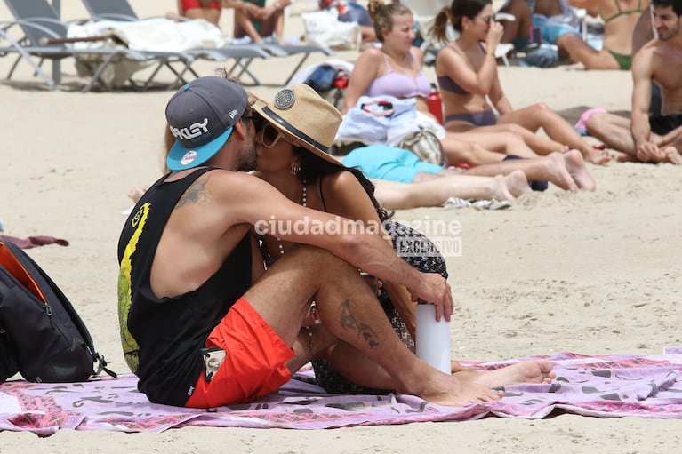 Silvina Escudero y Federico, en Punta del Este (RS Fotos)