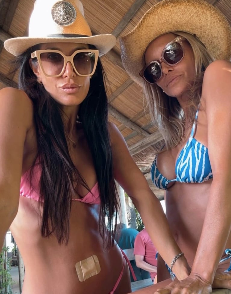 Silvina y Vanina Escudero posaron juntas en microbikini en las playas de Punta del Este: las fotos