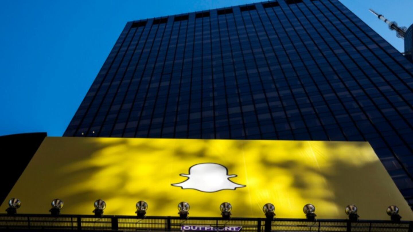 Snapchat anuncia sus primeras gafas de realidad aumentada, Spectacles 3. Foto: Reuter.