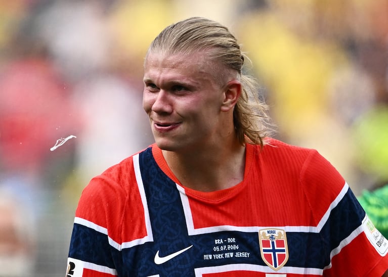 Soccer Football - FIFA World Cup 2026 - Round of 16 - Brazil v Norway - New York New Jersey Stadium, East Rutherford, New Jersey, U.S. - July 5, 2026 Norway's Erling Haaland celebrates after the match as Norway qualify for the quarter finals of the World Cup REUTERS/Dylan Martinez