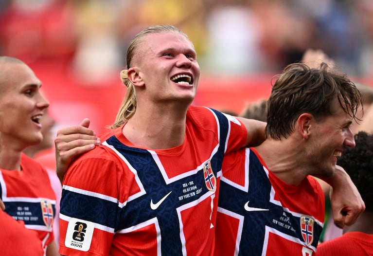 Soccer Football - FIFA World Cup 2026 - Round of 16 - Brazil v Norway - New York New Jersey Stadium, East Rutherford, New Jersey, U.S. - July 5, 2026 Norway's Erling Haaland celebrates after the match as Norway qualify for the quarter finals of the World Cup REUTERS/Dylan Martinez TPX IMAGES OF THE DAY