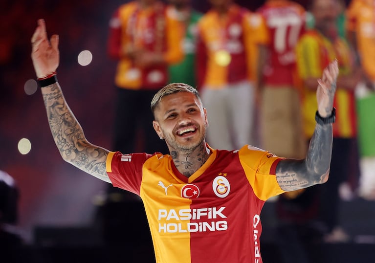 Soccer Football - Super Lig - Galatasaray Trophy Ceremony - Rams Park, Istanbul, Turkey - May 15, 2026 Galatasaray's Mauro Icardi during the trophy ceremony REUTERS/Dilara Senkaya
