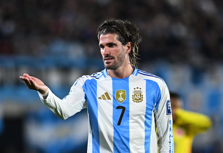 Soccer Football - World Cup - South American Qualifiers - Argentina v Colombia - Estadio Monumental, Buenos Aires, Argentina - June 10, 2025 Argentina's Rodrigo De Paul reacts REUTERS/Rodrigo Valle