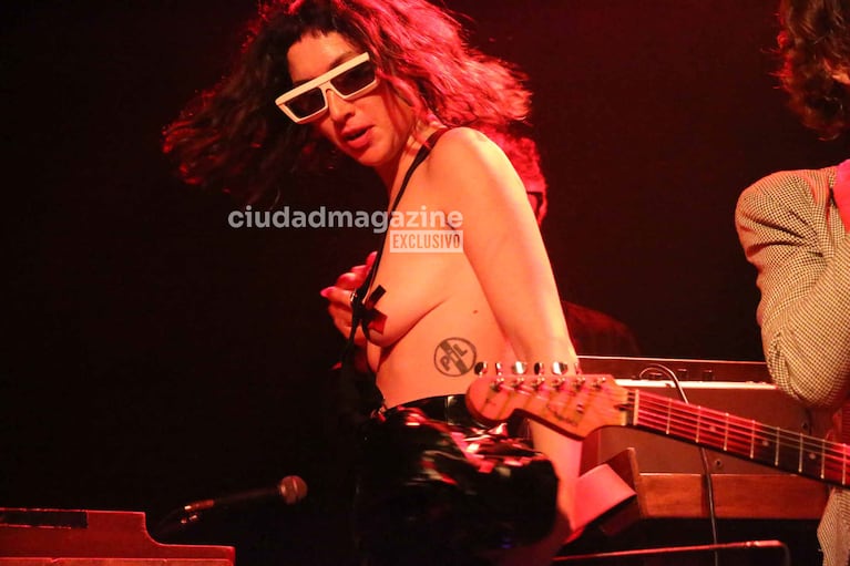 Sofía Gala compartió escenario con Fito Páez y Fea en Niceto. (Foto: Movilpress)