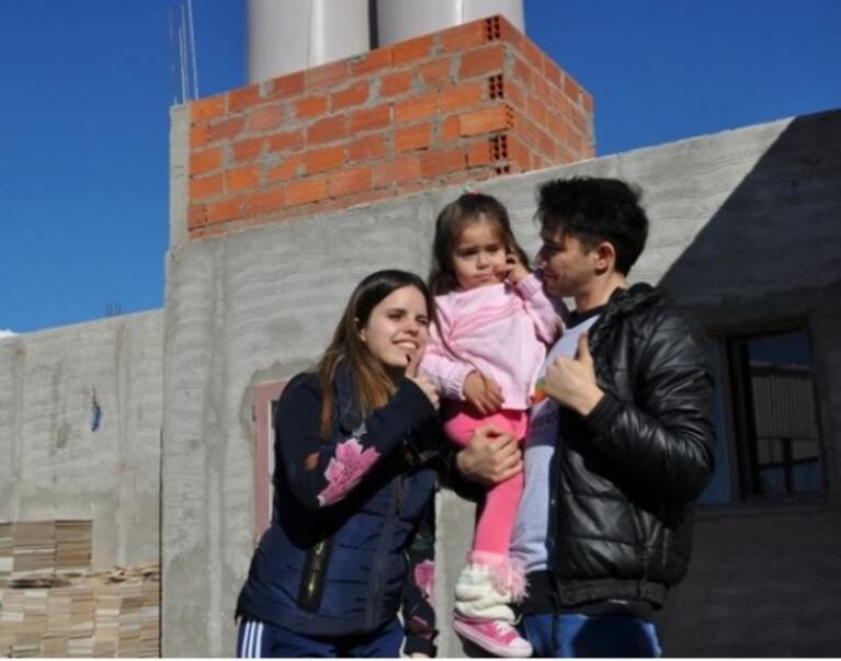 Sofía Morandi y Julián Serrano visitaron la asociación de Puerto Madryn, que cumple su sueño gracias a haber ganado Bailando 2018