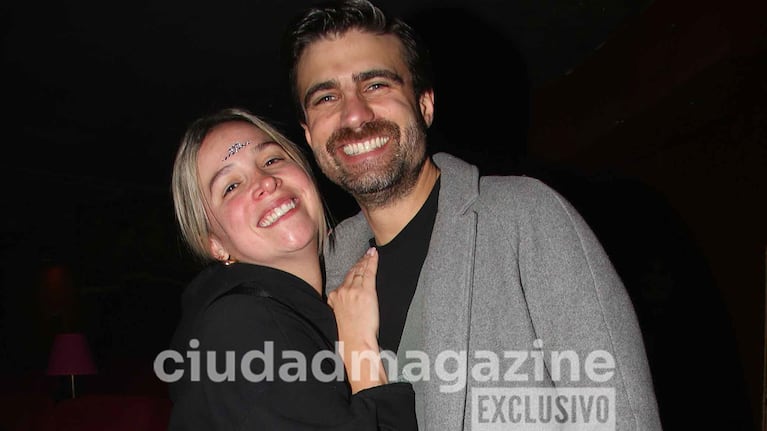 Sofía Pachano deslumbró en una boda con su pancita de embarazo y un look primaveral. CRÉDITO: MOVILPRESS