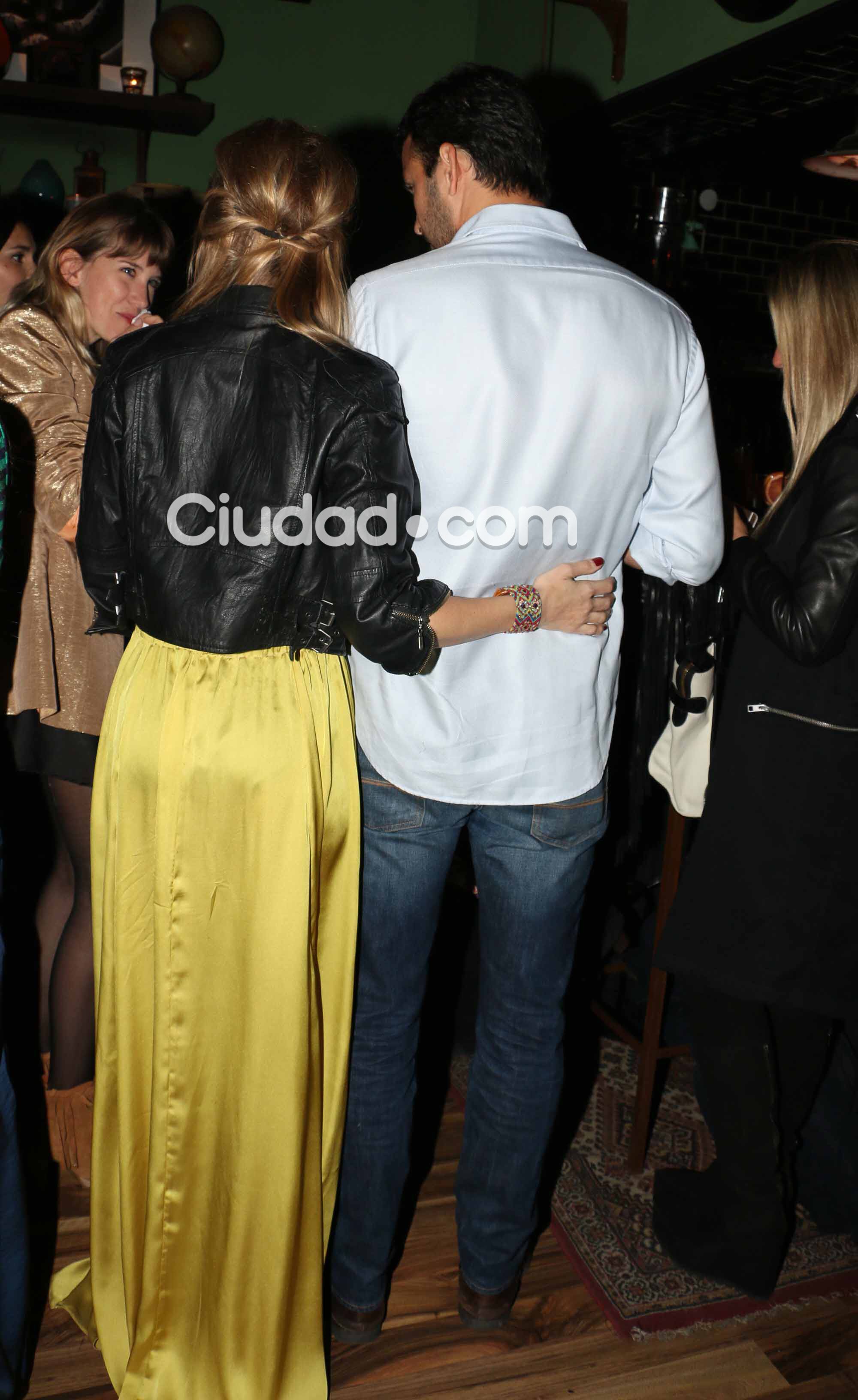 Sofía Zámolo, mimosa con su novio. (Foto: Movilpress-Ciudad.com)