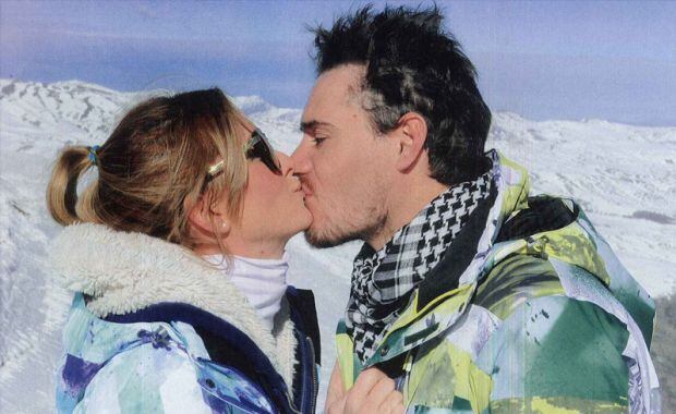 Sofía Zámolo y Gastón Rossetto, enamorados en la nieve de Chile. (Fotos: Revista Caras)