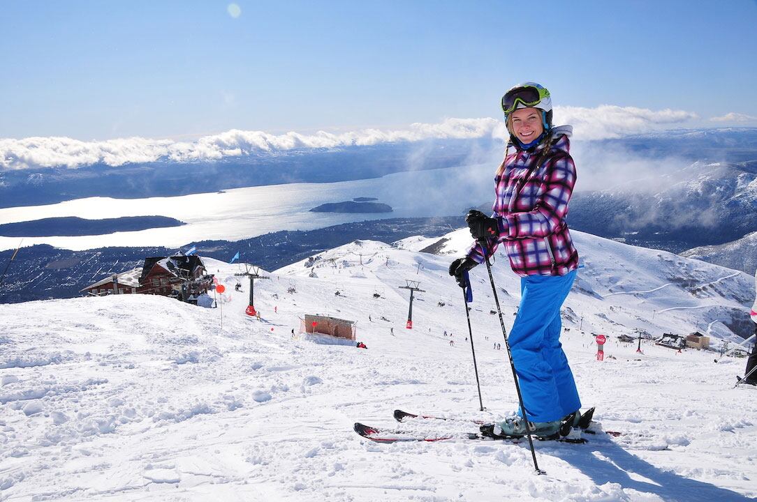 Sofía Zámolo y Joe Uriburu, enamorados en Bariloche (Fotos: Prensa). 