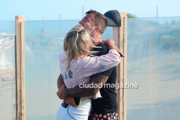 Sol Pérez, enamoradísima de Guido Mazzoni en las playas de Mardel, a tres meses de oficializar el romance