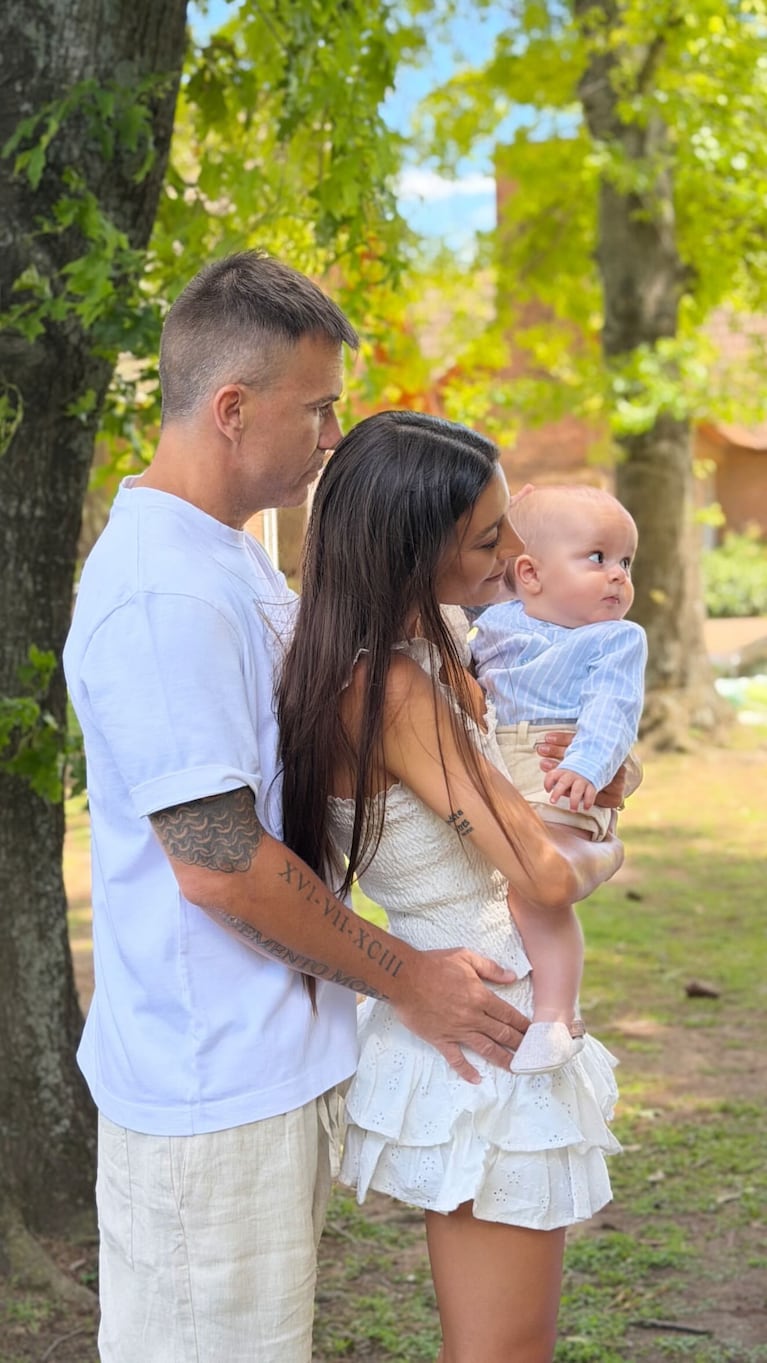 Sol Pérez y Guido Mazzoni festejaron el bautismo de Marco, su hijo. (Foto: @lasobrideperez)