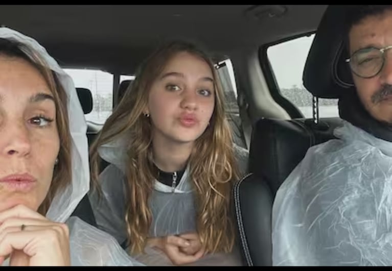 Soledad Pastorutti con su hija Antonia y Jeremías Audoglio.