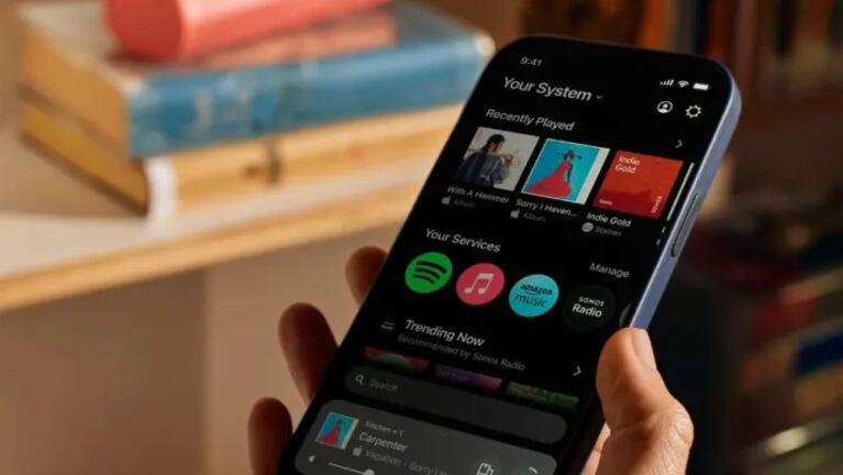 Sonos renovó su app de música en 'streaming' S2 para organizar listas de reproducción de más de cien servicios, incluidos Spotify, Amazon Music y Apple Music, en una pantalla de inicio personalizable.
