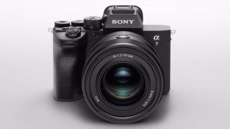 Sony presenta su nueva cámara sin espejo Alpha 7 IV con sensor full-frame de 33MP y vídeo 4K 60p