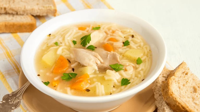 Sopa con fideos para niños: una receta reconfortante y divertida