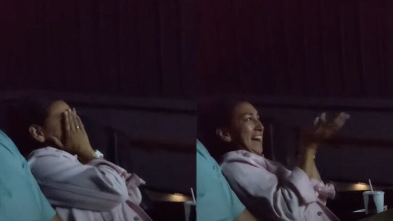 Sorprende a su mujer con la proyección en el cine del vídeo de la boda