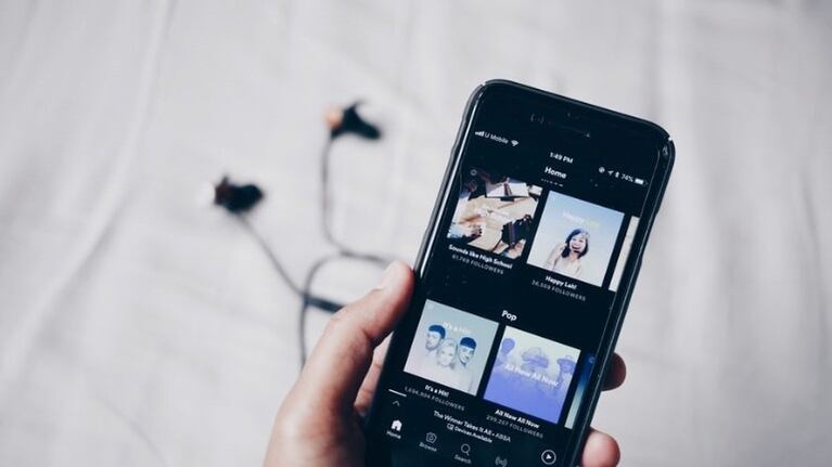 Spotify soluciona el error de sus cuentas gratuitas que impedía reproducir en dispositivos con el Asistente de Google. Foto:DPA.