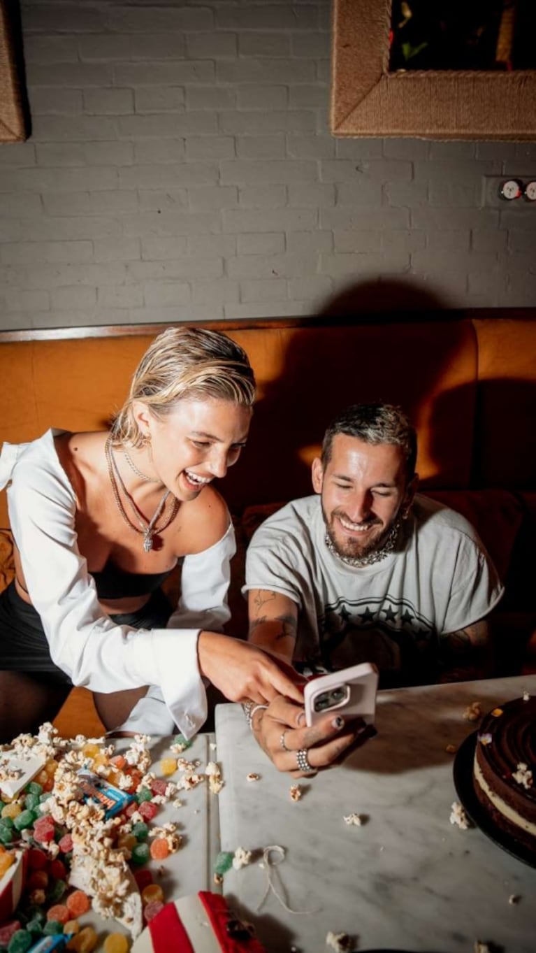 Stefi Roitman celebró su cumpleaños con Ricky Montaner, a puros mimos y en familia