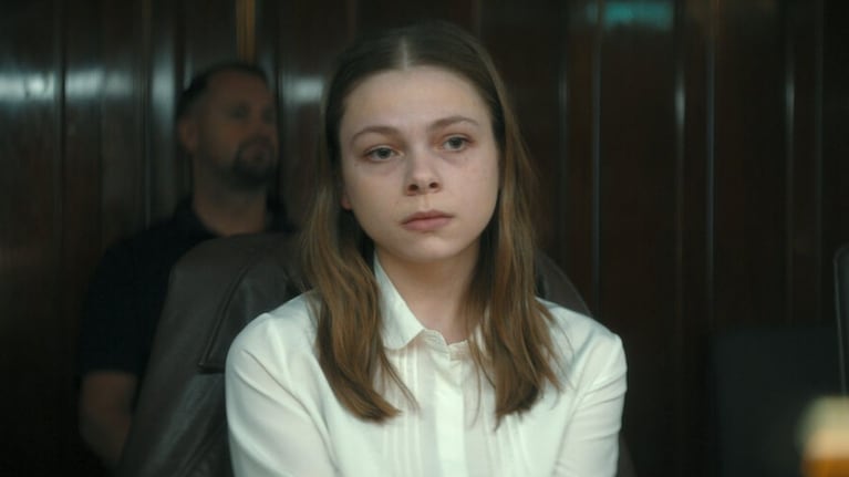 Stella Sandell, la joven de 19 años, es detenida y acusada del asesinato de un empresario.