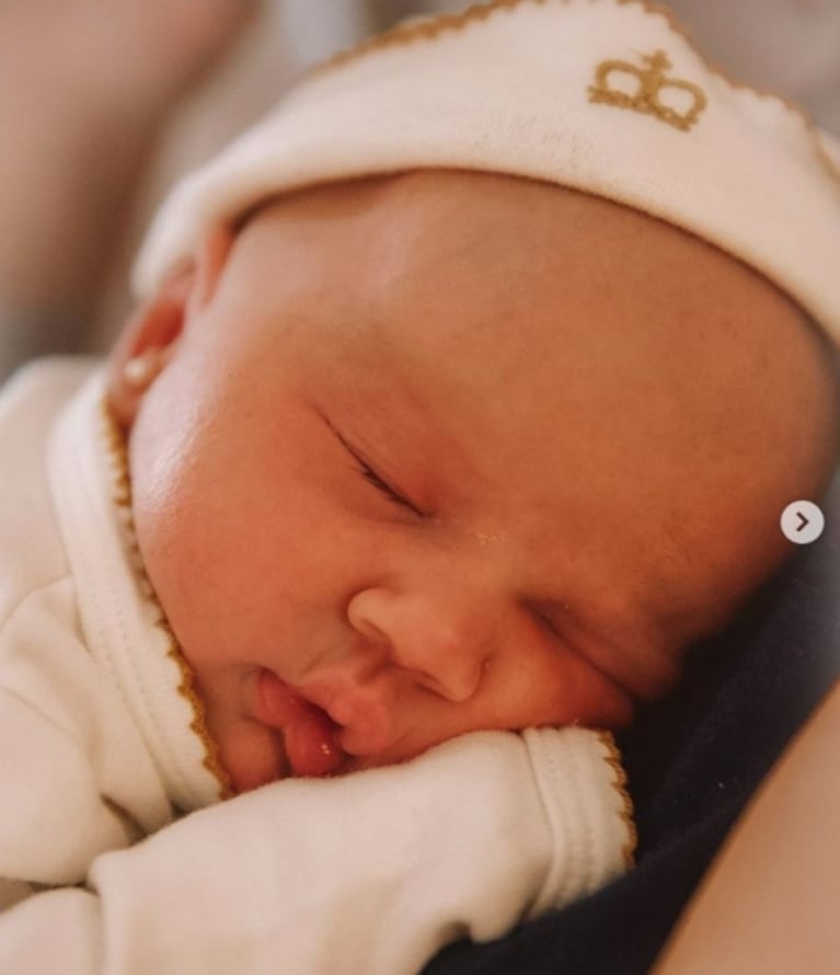 Stephanie Demner y Guido Pella mostraron la carita de su beba recién nacida