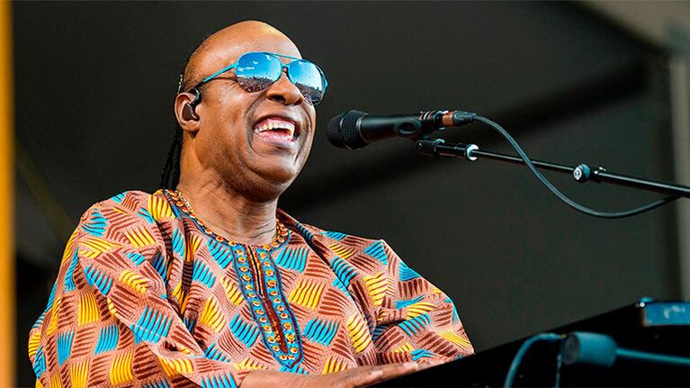 Stevie Wonder cruza a Kanye West por sus declaraciones sobre la esclavitud 