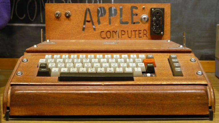 Subastan desde 50.000 dólares un ordenador Apple I original y aún operativo. Foto: DPA.