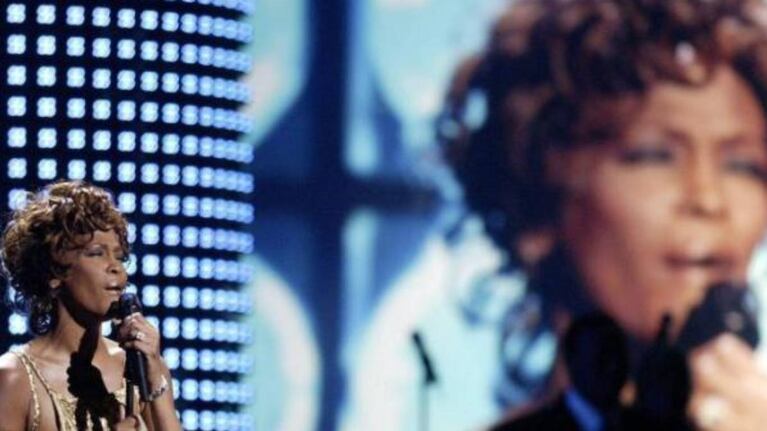 Subastan una grabación inédita de Whitney Houston con video NFT en Miami