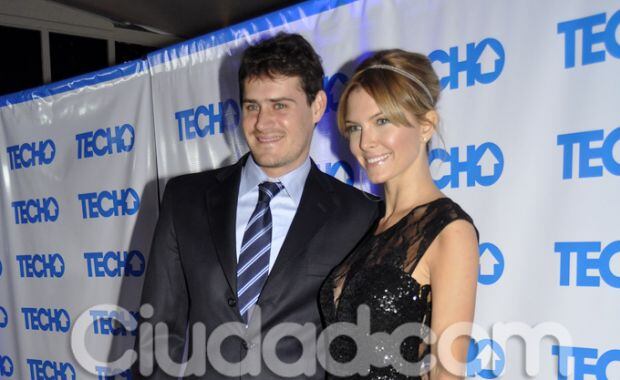 Súper escotes y glamour en la gala solidaria de Techo. (Foto: Jennifer Rubio)