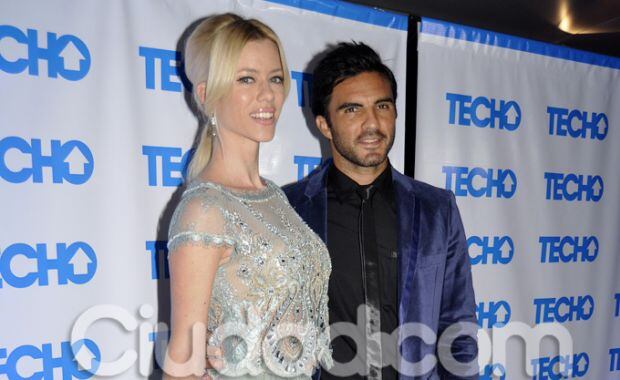 Súper escotes y glamour en la gala solidaria de Techo. (Foto: Jennifer Rubio)