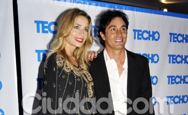 Súper escotes y glamour en la gala solidaria de Techo. (Foto: Jennifer Rubio)