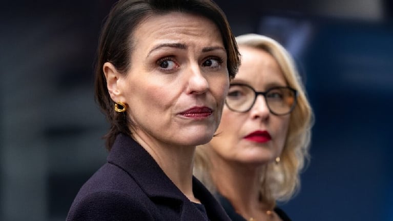 Suranne Jones y Julie Delpy, interpretan a las mandatarias del Reino Unido y Francia.