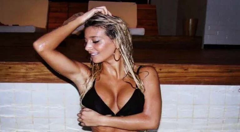 Sus compañeras de elenco le sacan las fotos que comparte.